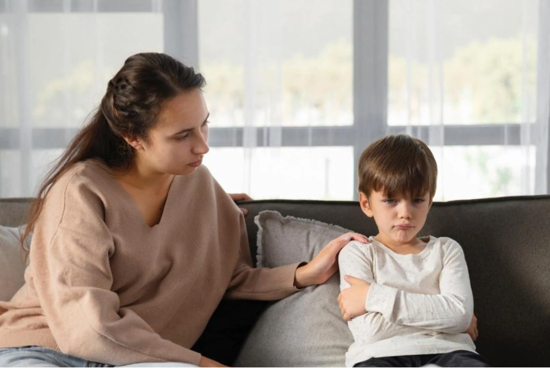 Гайд для батьків: як реагувати, коли дитина плаче